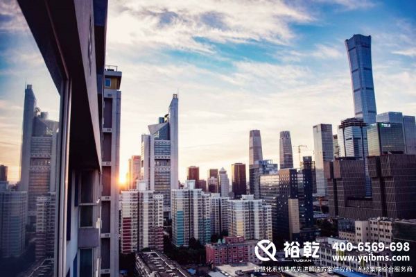 能耗監(jiān)測系統(tǒng)，數(shù)據(jù)分析，報告生成，多平臺支持